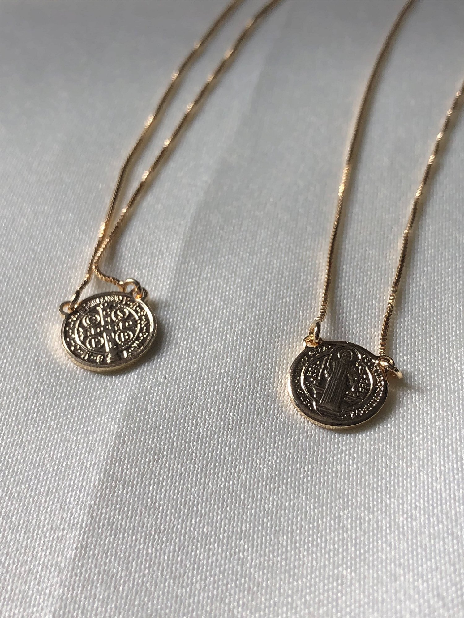 Colar Escapulário São Bento com Cruz- Banhado em Ouro 18K