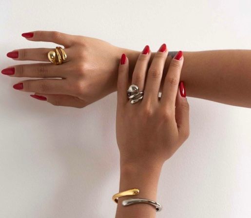 Anel Sandra Duas Gotas e Linha de Onda Central- Semijoia Banhada a Ouro 18k e a Rodio