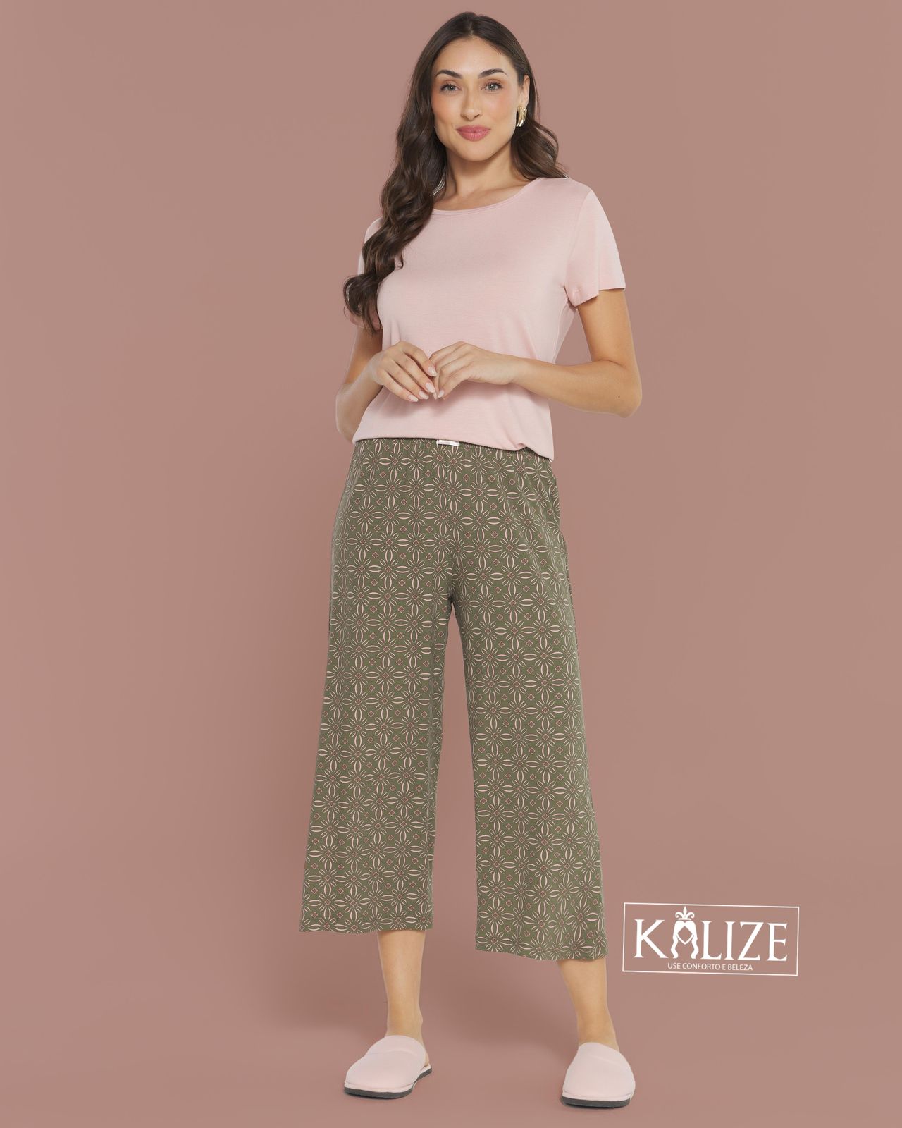 Pijama Pantacourt Doce Encanto - Elegância em Todas as Estações