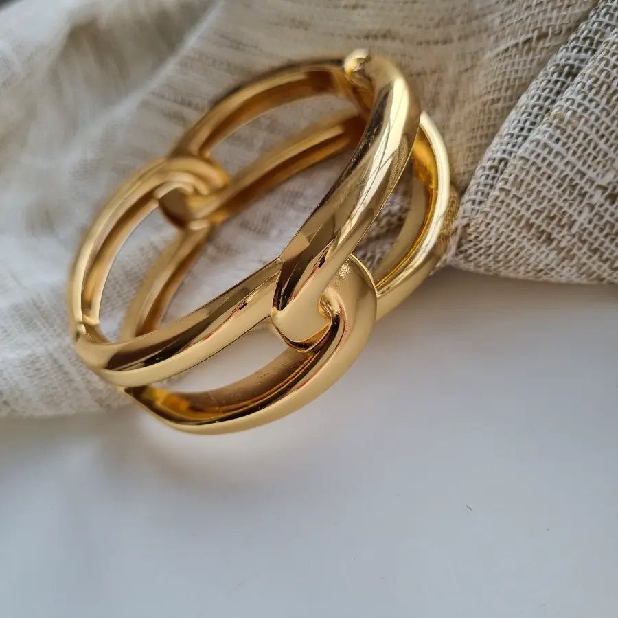Bracelete Elo Dourado Impacto - Luxo e Estilo Atemporal - Semijoia Banhada a Ouro 18K