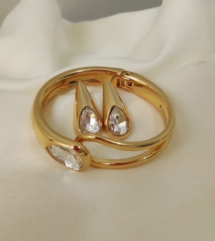 Bracelete Gota de Luz - Brilho de Impacto e Elegância Atemporal- Semijoia Banhada a Ouro 18K