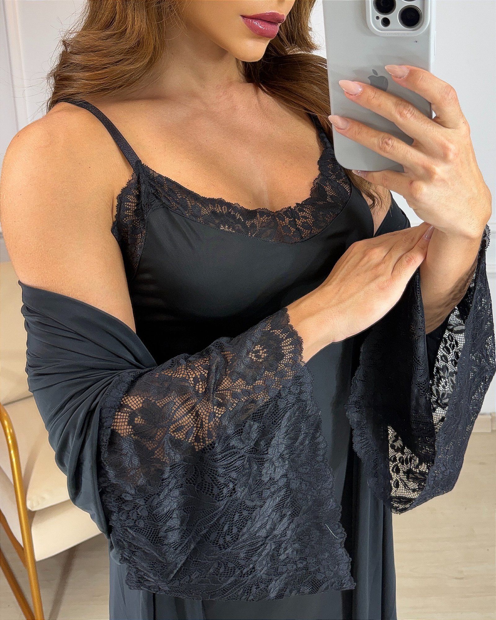 Robe Luna em Malha Fria com Renda – Elegante e Confortável