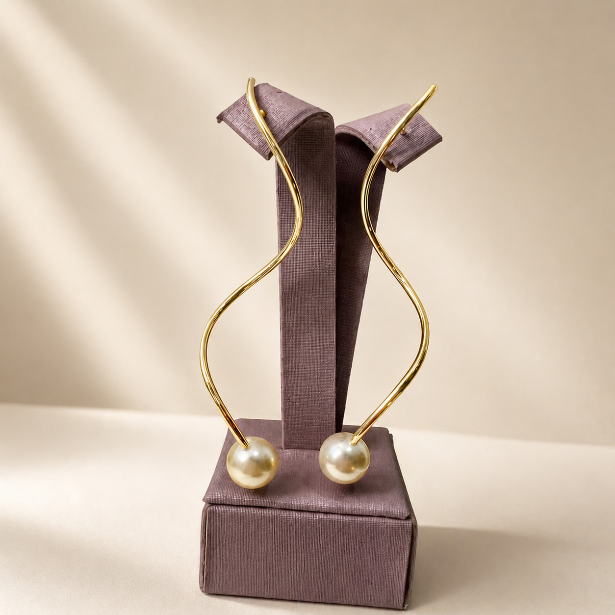 Brinco Fio de Perola - Semijoia Banhada a Ouro 18k ou Prata 925