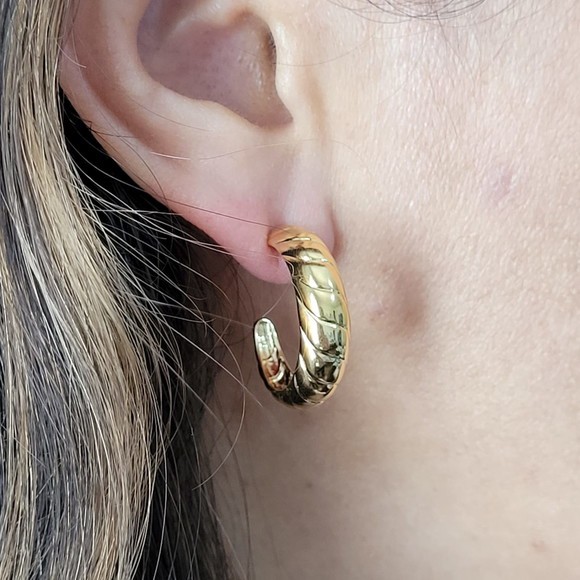 Brinco Argola Lisa Croissaint - Banhado a Ouro 18K - Semijoia