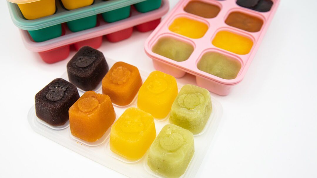 Porta Papinha de Silicone com Tampa 8 Cubos (30ml) Porquinha - Marcus & Marcus