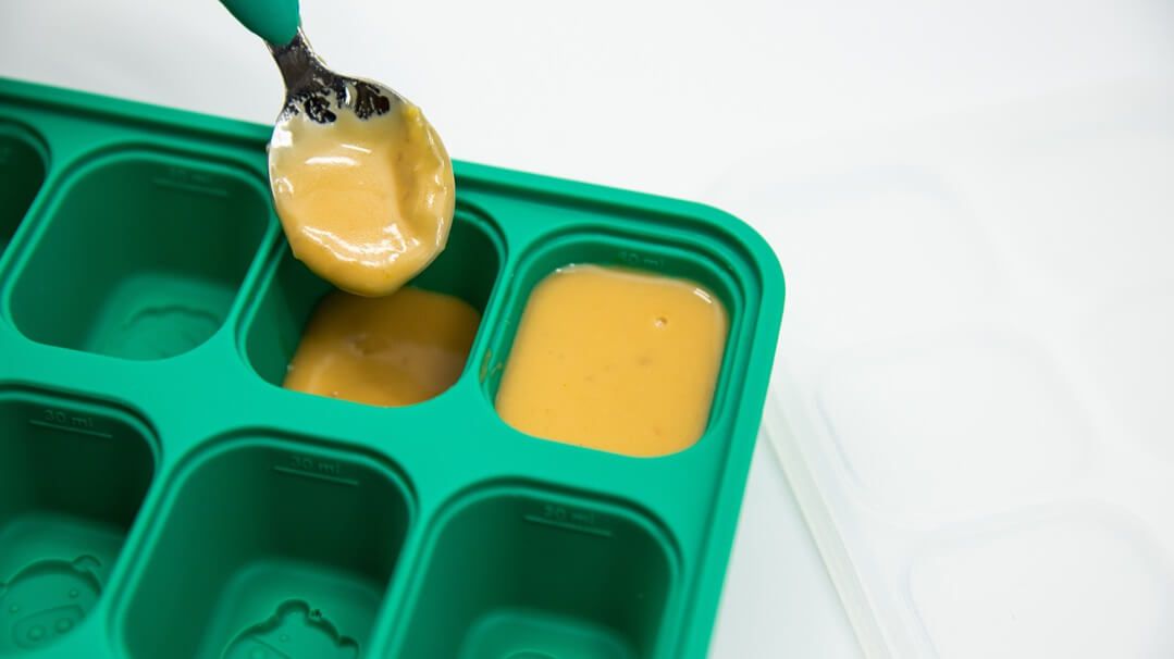 Porta Papinha de Silicone com Tampa 8 Cubos (30ml) Porquinha - Marcus & Marcus
