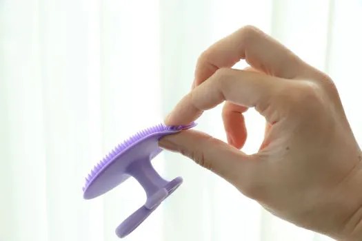 Escova de Massagem e Banho em Silicone para Bebê - Marcus & Marcus