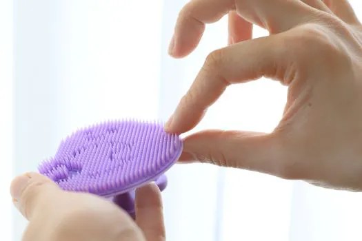 Escova de Massagem e Banho em Silicone para Bebê - Marcus & Marcus