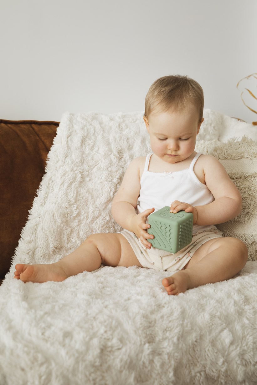 Cubo Sensorial Sophie la Girafe em Borracha 100% Natural – Estimulação Tátil e Motora
