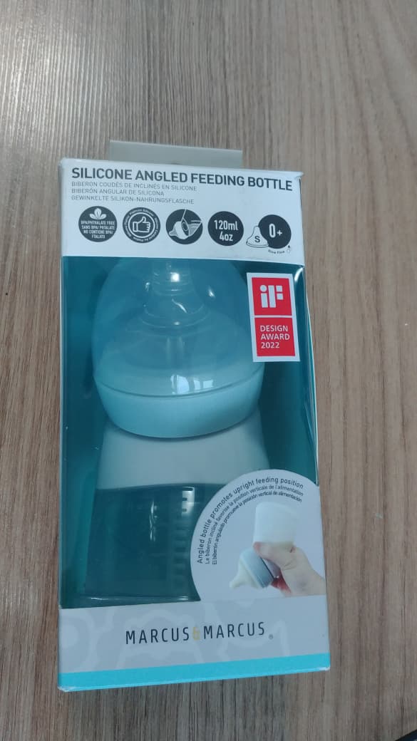 BABY OPEN BOX - Mamadeira Angulada em Silicone 0+ meses 120ml Verde - Marcus & Marcus