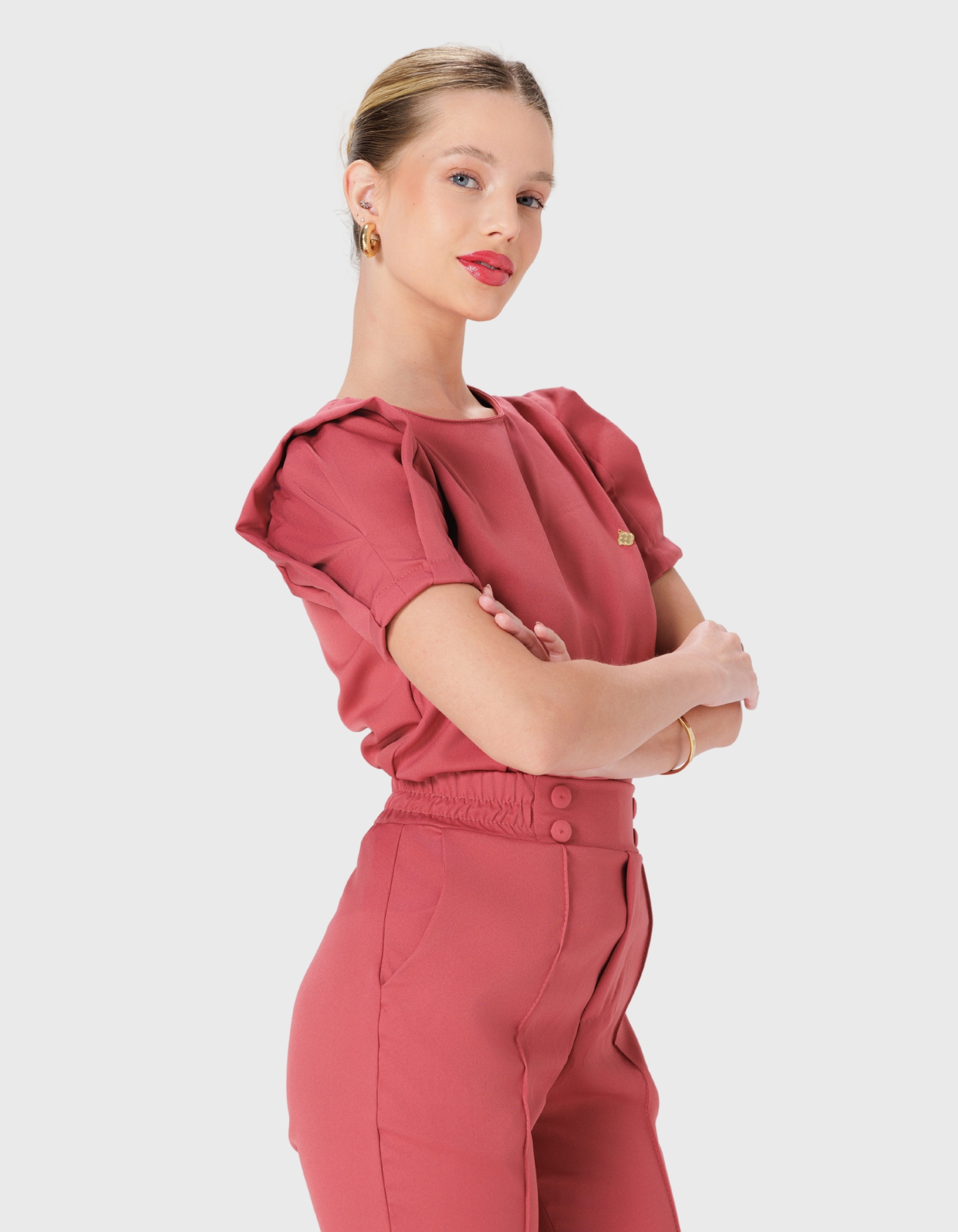 Scrub Feminino Selena Vermelho Cardinal — foto 1