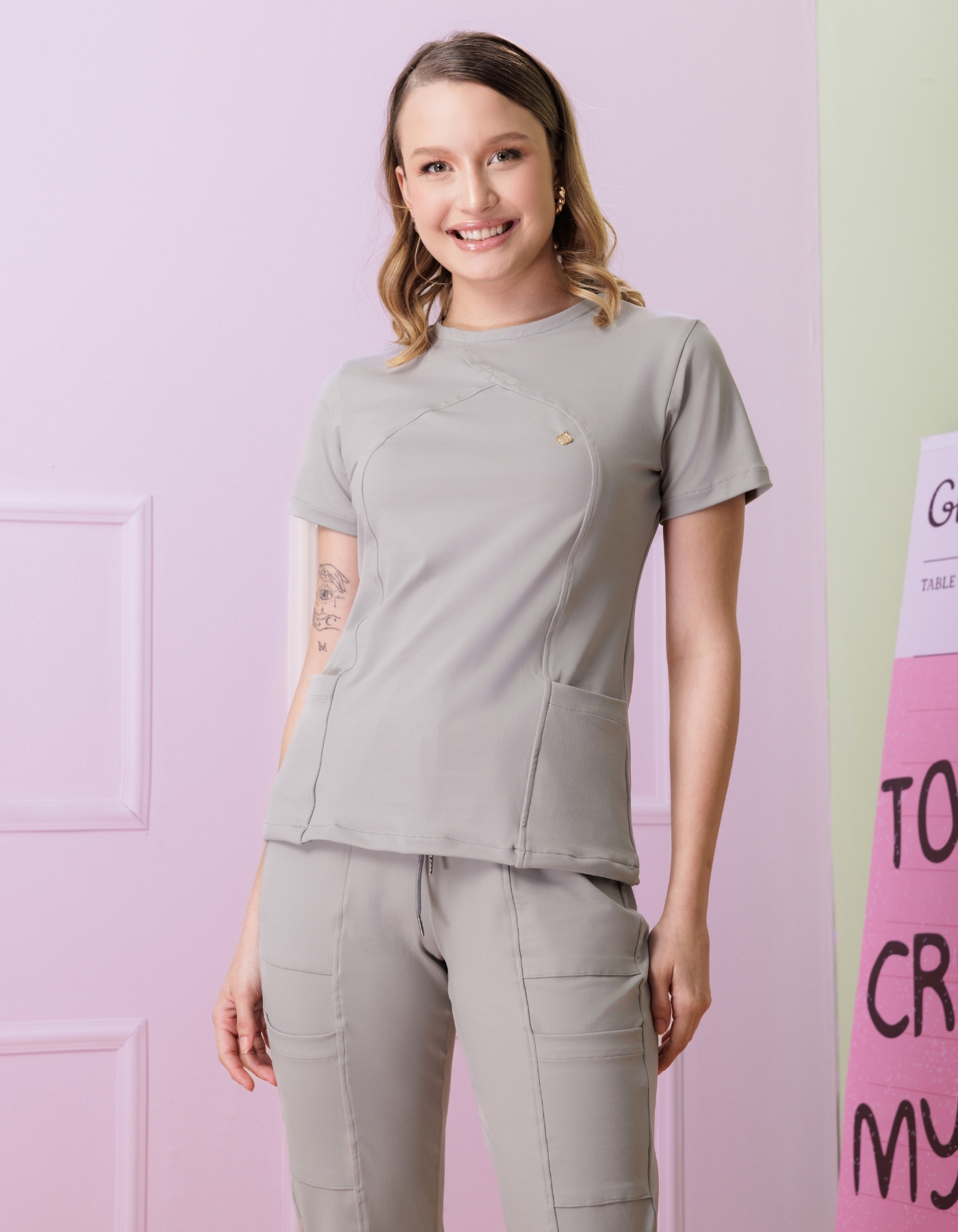 Scrub Feminino Megan Cinza Space — foto 6