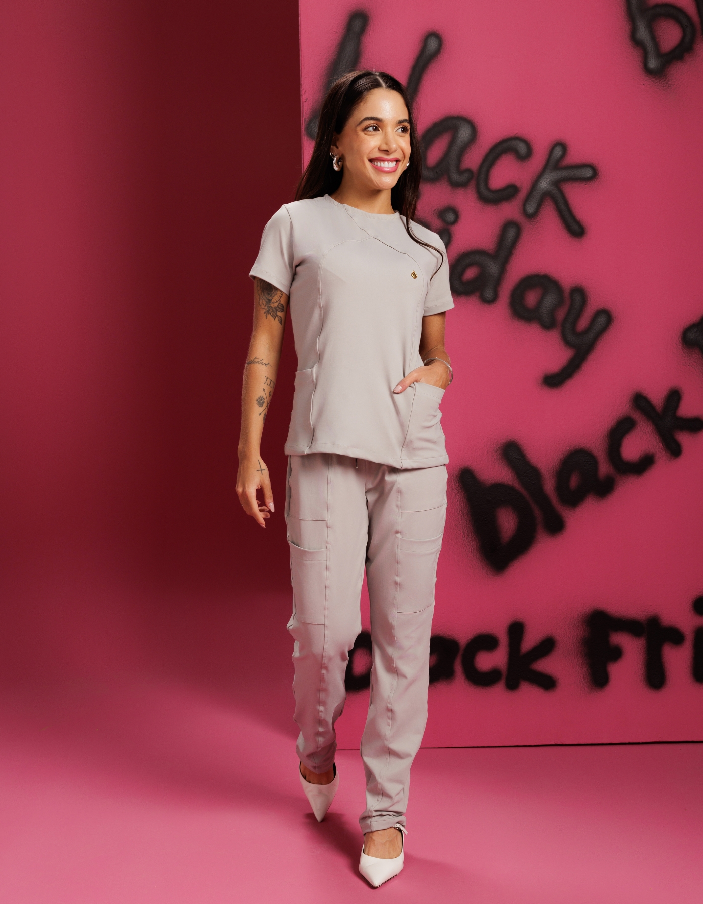 Scrub Feminino Megan Cinza Space — foto 10