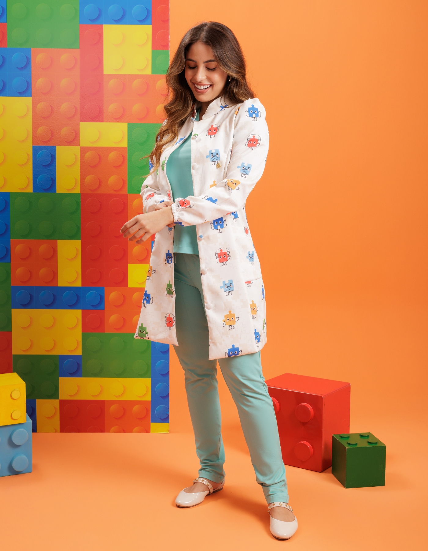 Jaleco Feminino Liza Estampa Autismo — foto 10