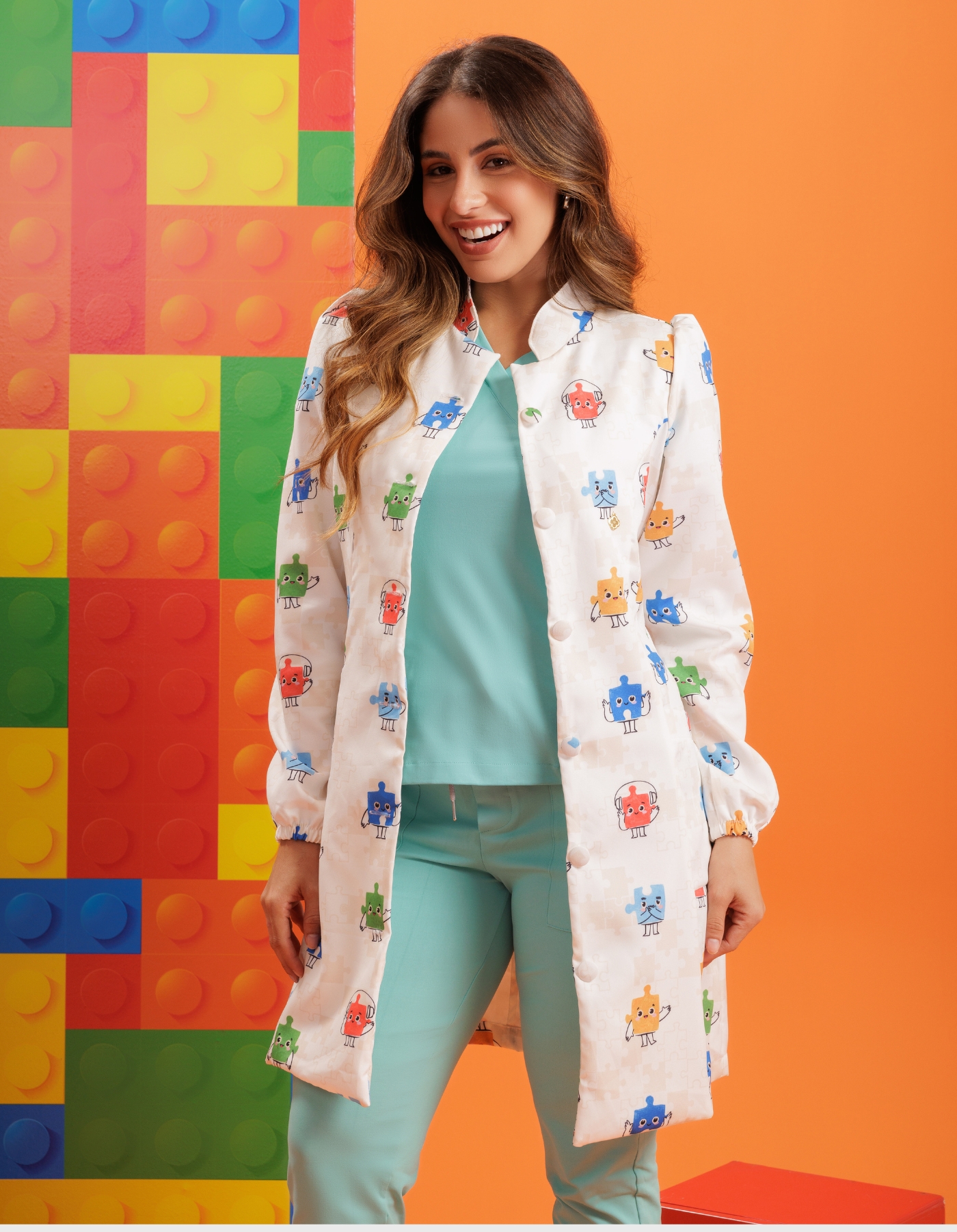 Jaleco Feminino Liza Estampa Autismo — foto 11