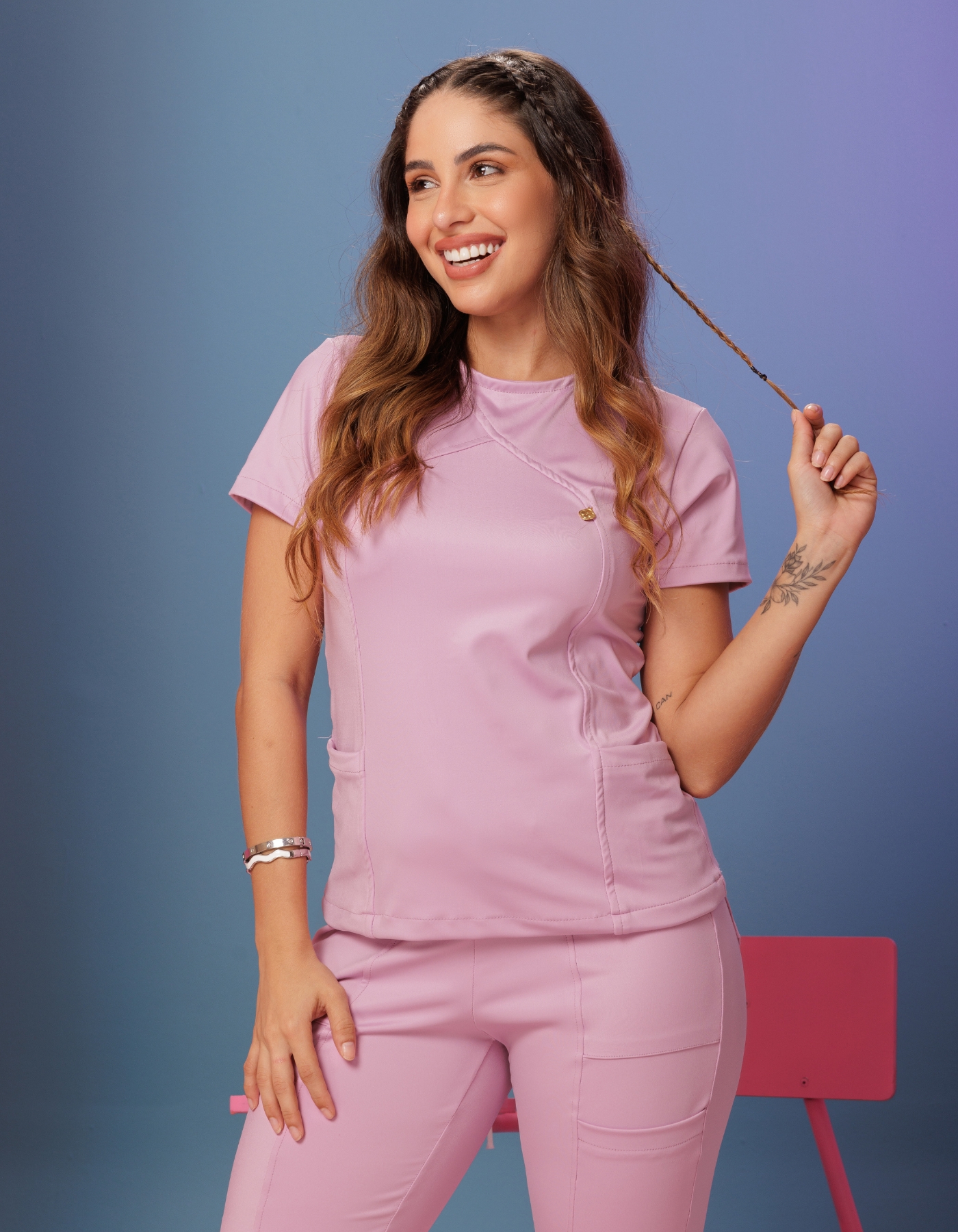 Scrub Feminino Megan Rosa Pétala — foto 5