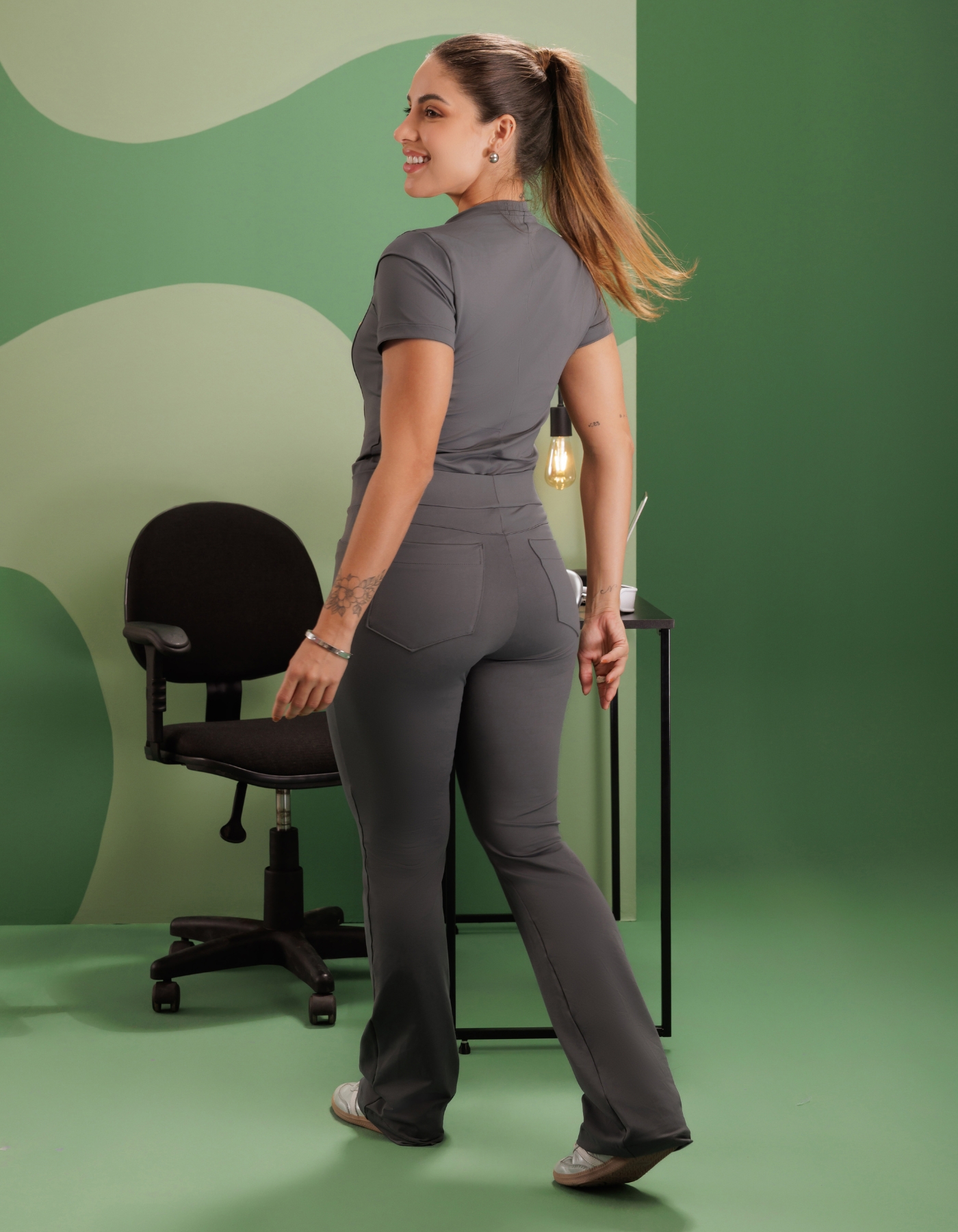 Scrub Feminino Maya Cinza Dark — foto 10