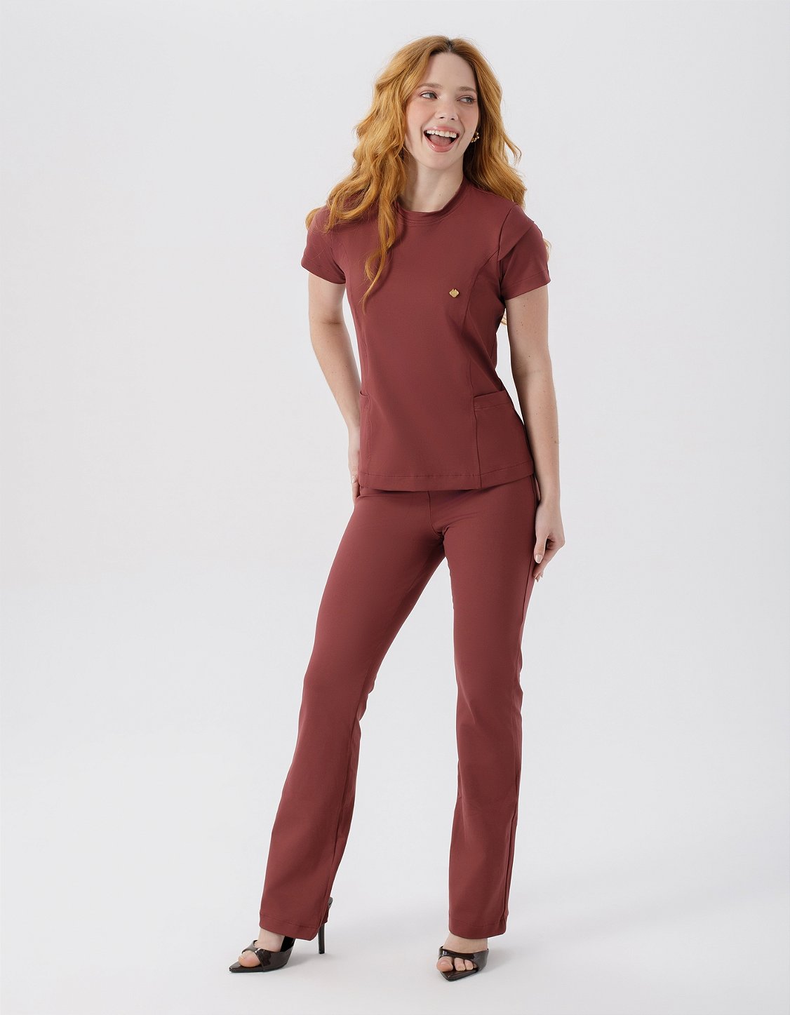 Scrub Feminino Maya Marsala — foto 4