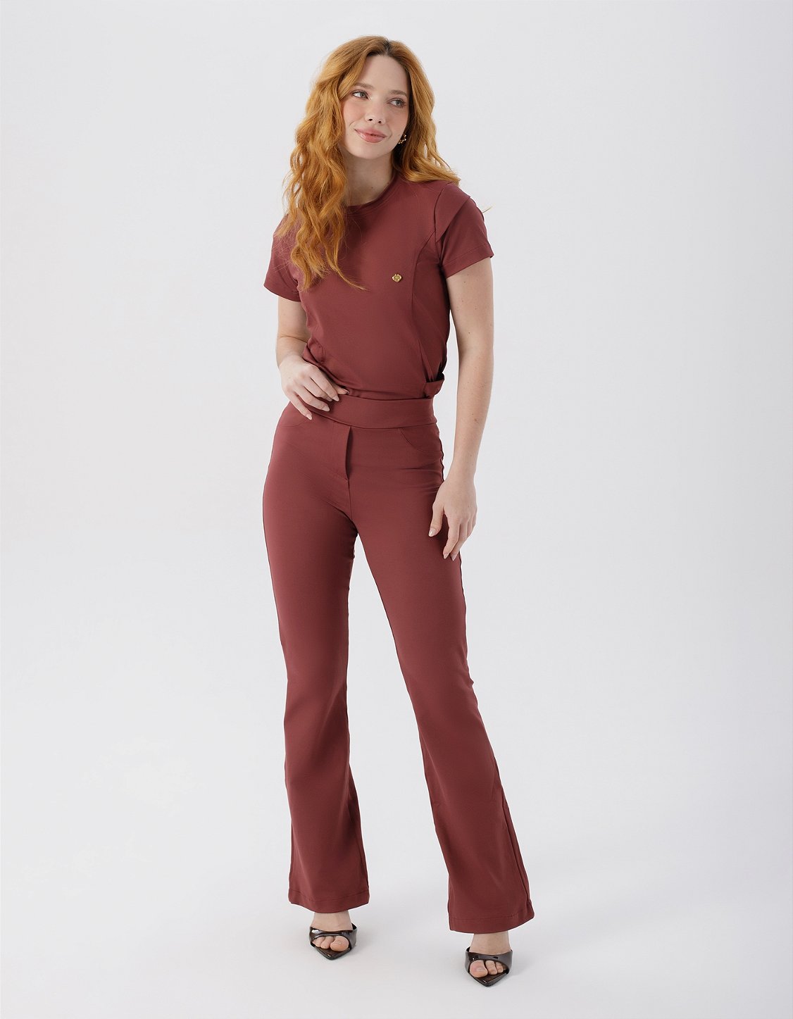 Scrub Feminino Maya Marsala — foto 6