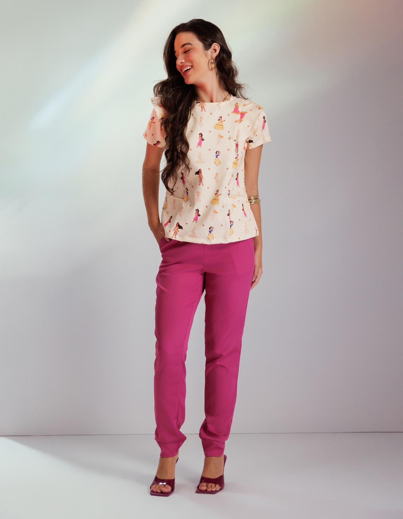Scrub Feminino Laila Estampa Princesas — foto 11