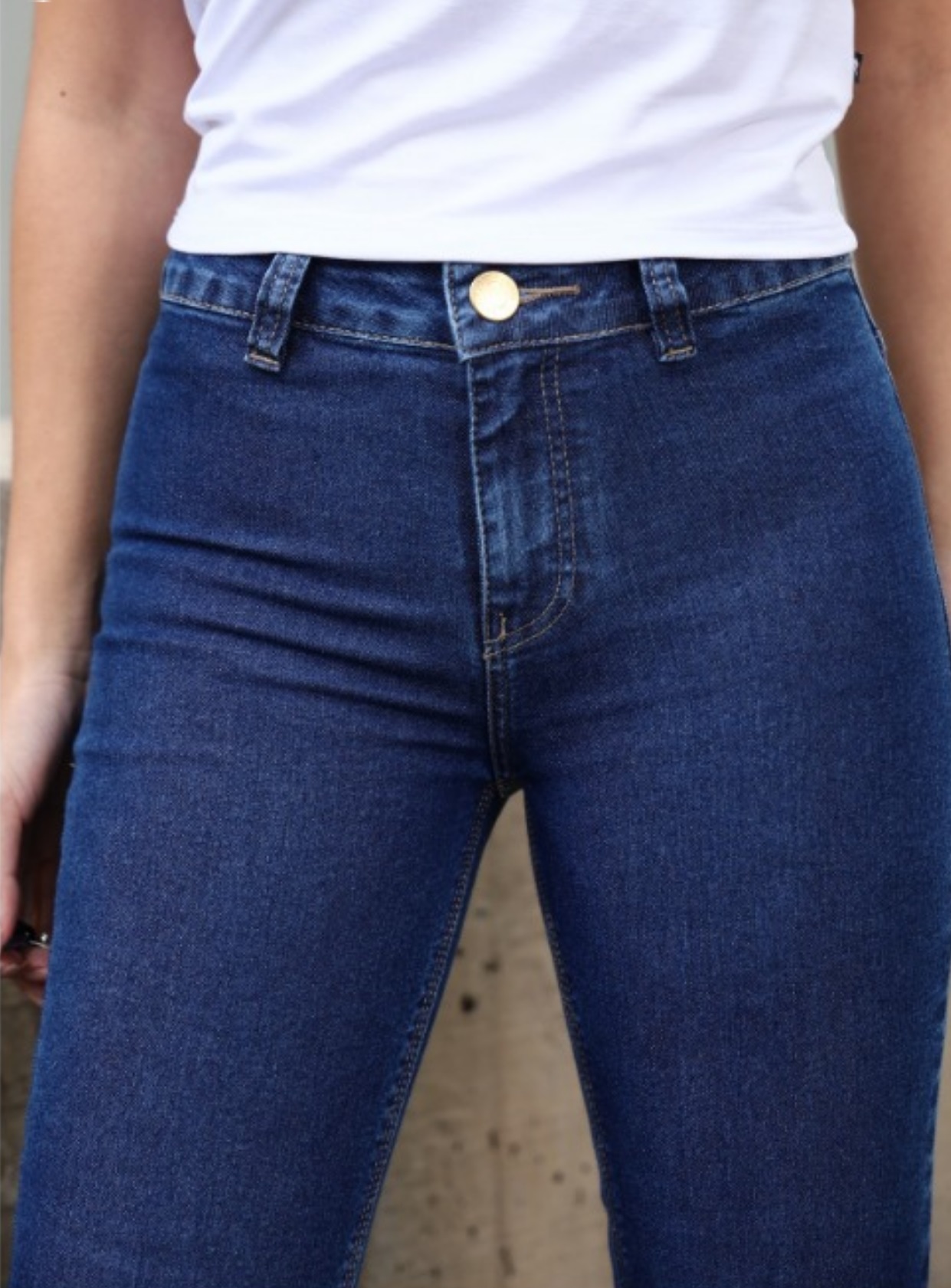Calça Jeans Skinny Com zíper na Barra Revanche