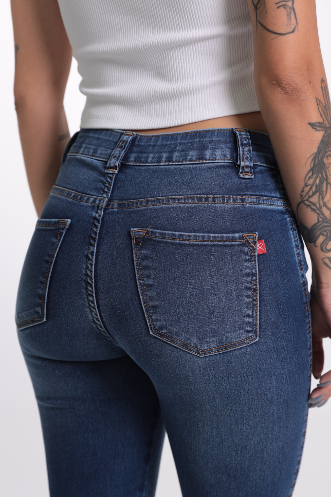 Calça Jeans Skinny Com Elástico No Cós Revanche