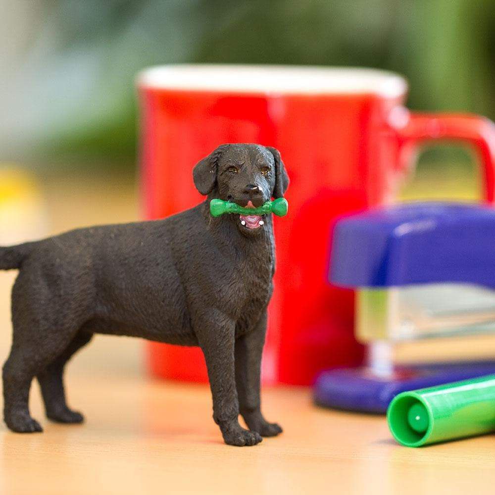 Figura Cachorro Labrador Preto Safari Ltd.