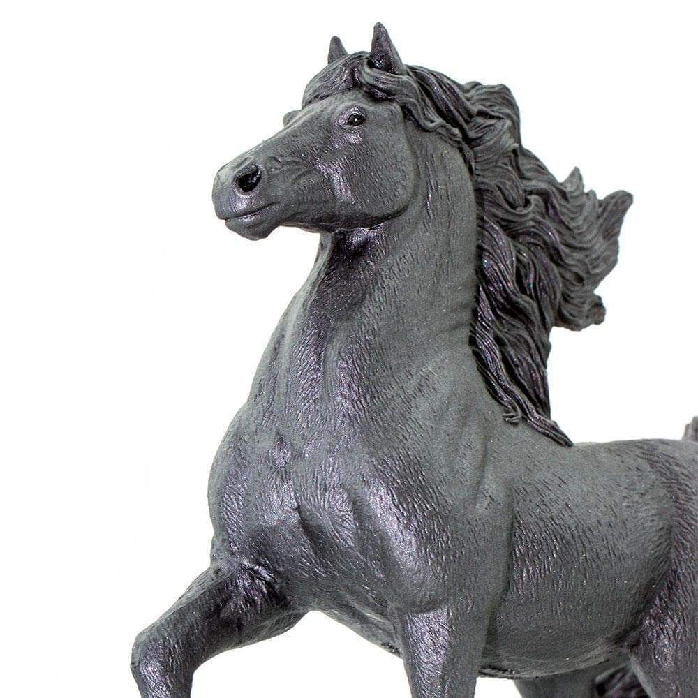 Figura Égua Friesian Safari Ltd.