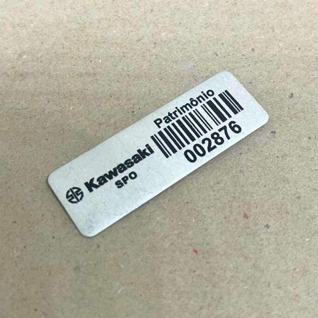 300 Plaquinhas Patrimoniais de Alumínio Personalizadas – 4,5x1,5 cm com Adesivo Dupla Face