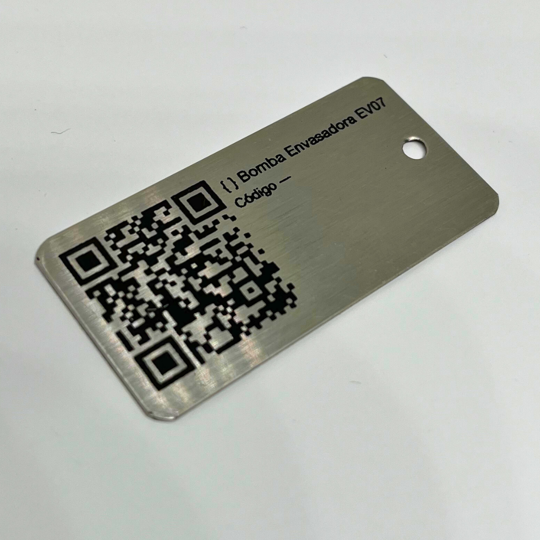 500 plaquinhas em Inox 30 × 13 mm com QR Code Gravado