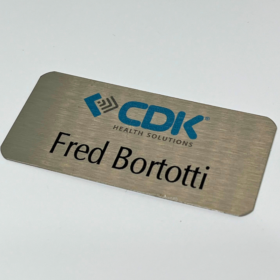 500 Plaquinha em Inox 7 × 3 cm – Personalização de logo + nome