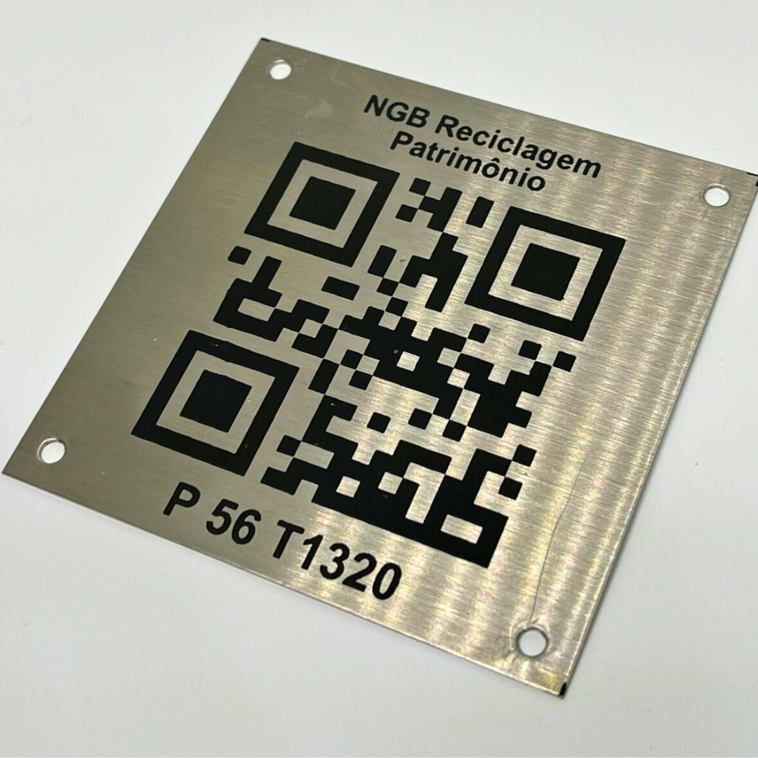 500 placas em Inox com QR Code Gravado