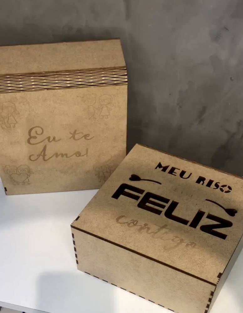 Caixa de Presente em MDF Cru (20x20x10cm) para Aniversário e Ocasiões Românticas