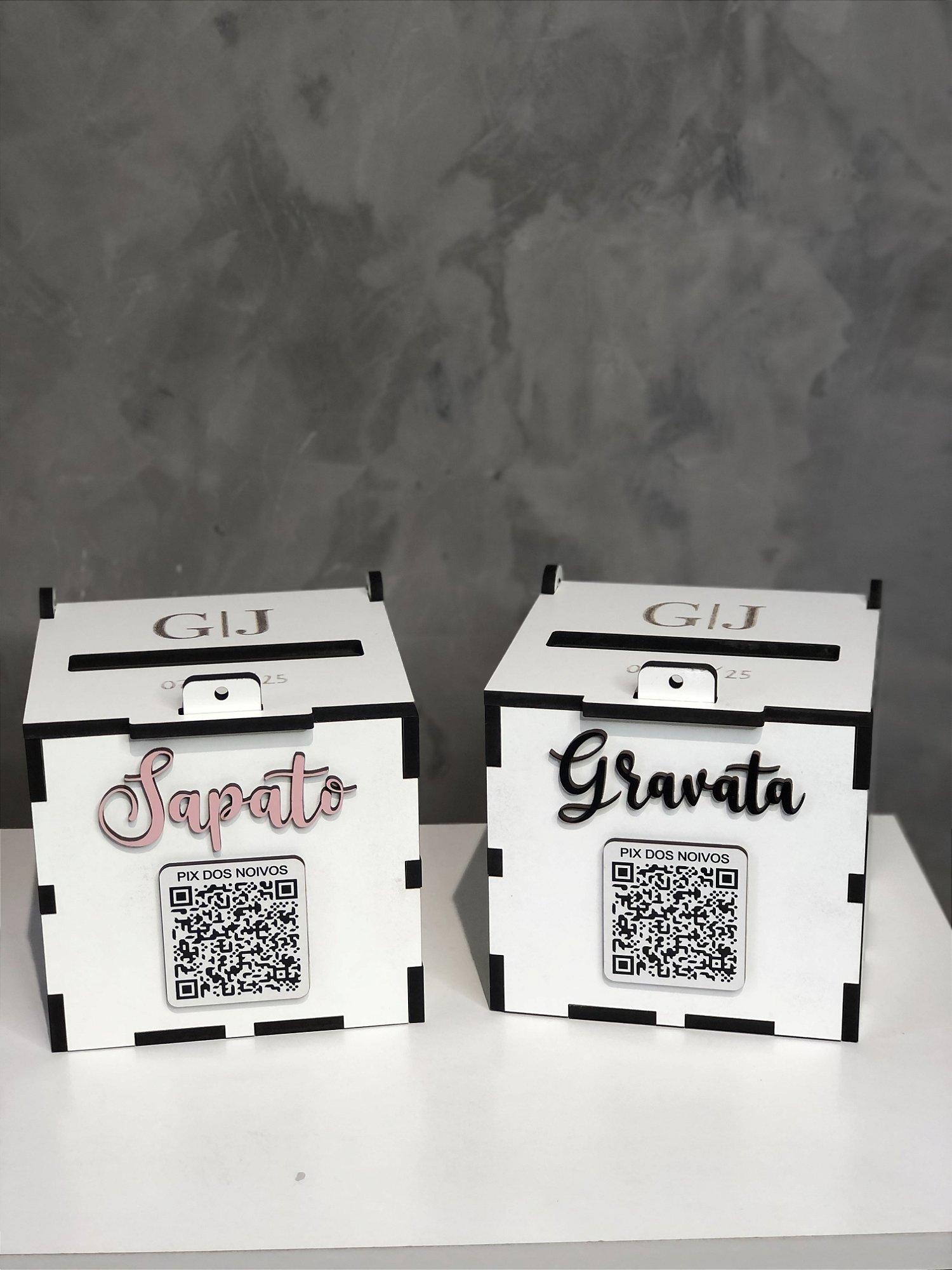 Caixa Cofre para Casamento em MDF com PIX para Gravata, Sapatinho e Lua de Mel