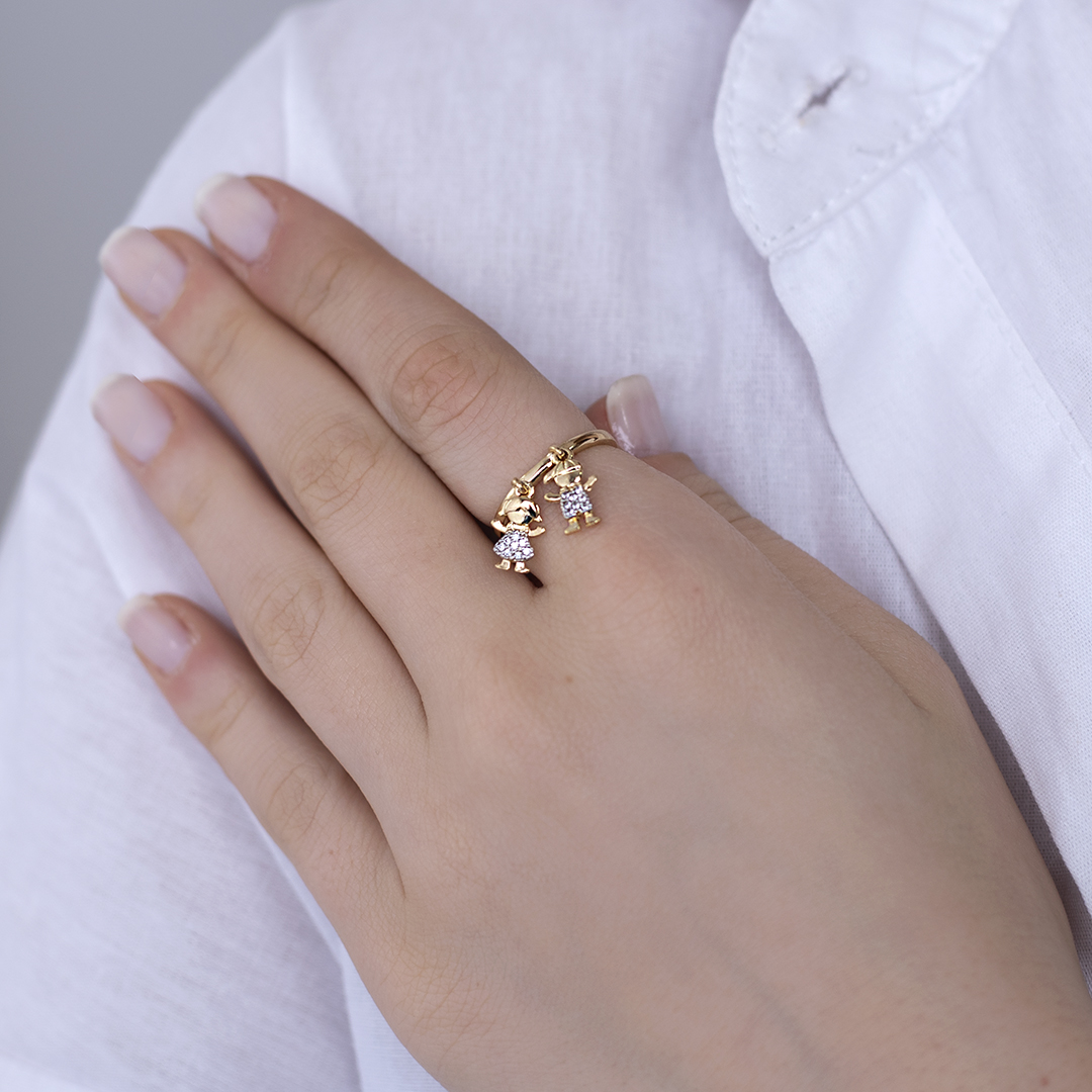 Anel Dourado com Pingentes de Menininhos em Zircônia - Banhado a ouro 18k