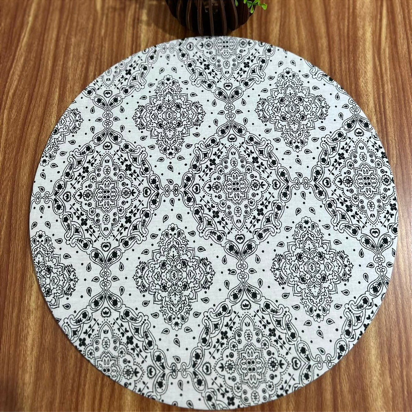 Capa de Sousplat Mandala Preto e Branco