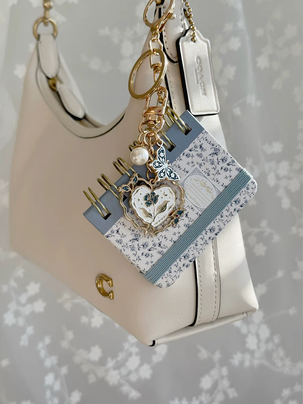 Mini-journal: Blue Rose Toile Composition - Leela Journals