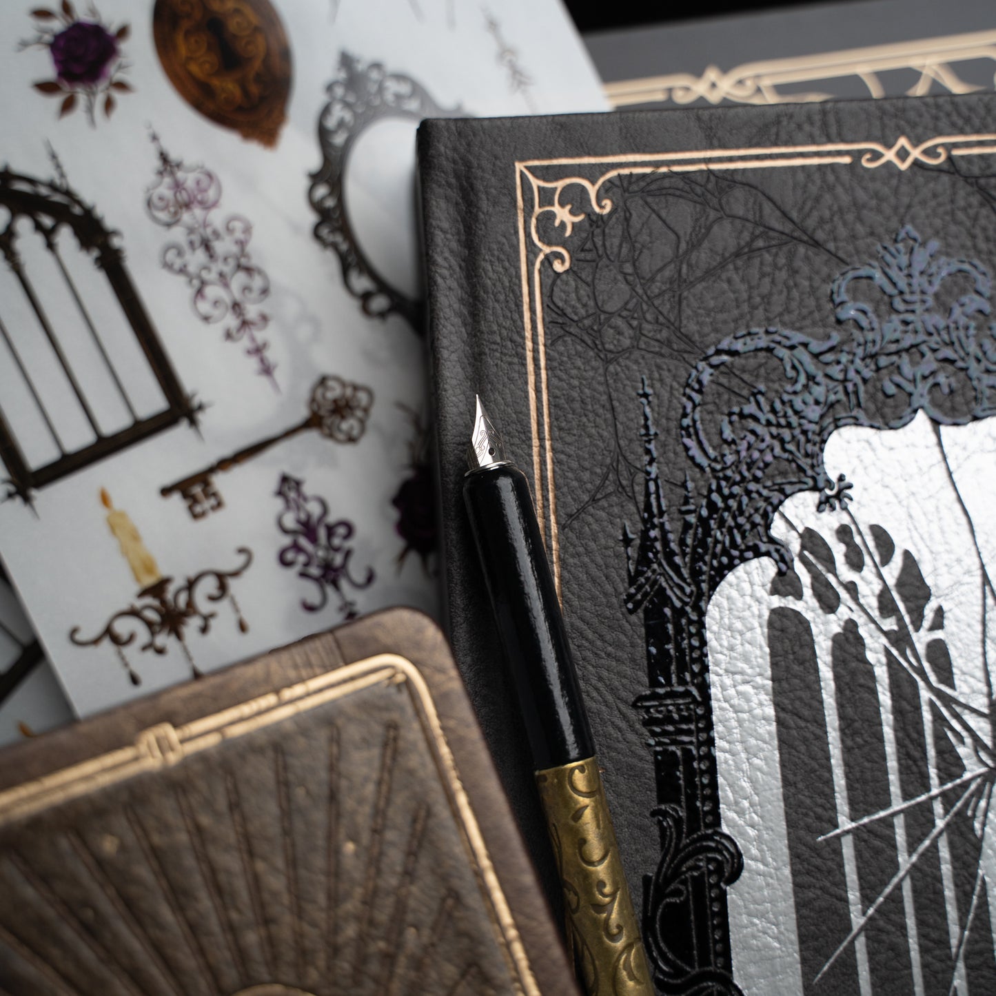 Halloween Box: Whispering Walls - Archer & Olive
