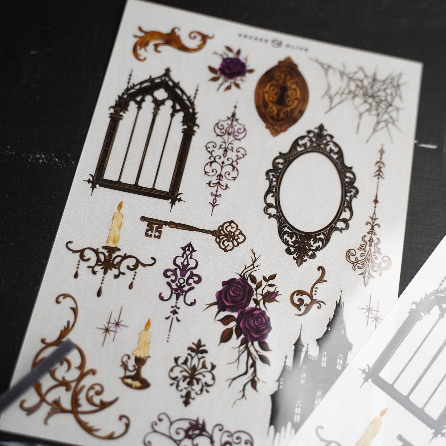 Halloween Box: Whispering Walls - Archer & Olive