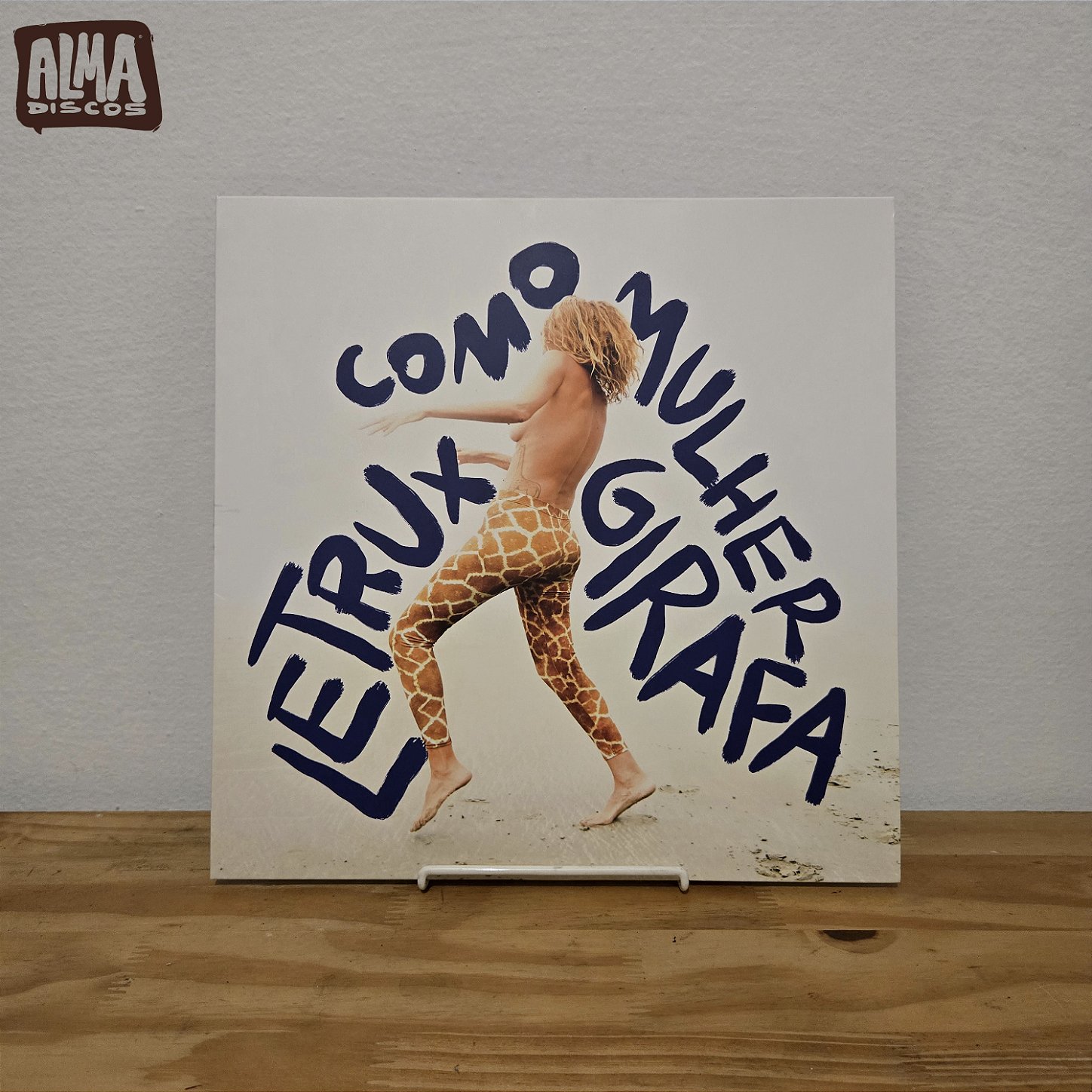 LETRUX - COMO UMA MULHER GIRAFA