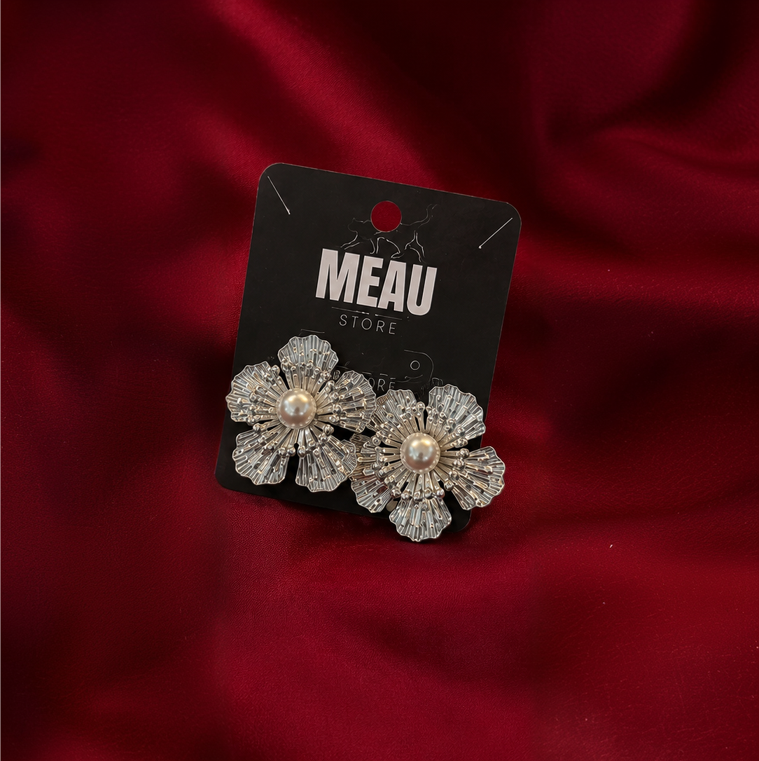 Brinco Flor com Pérola Feminino Elegante e Sofisticado | Meau Store