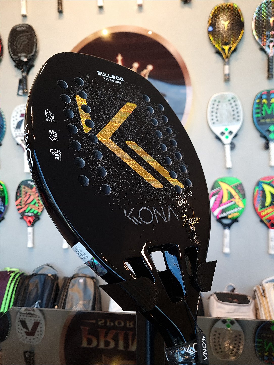 Raquete de Beach Tennis Bulldog Black 2026 - Daniel Schmitt | KONA