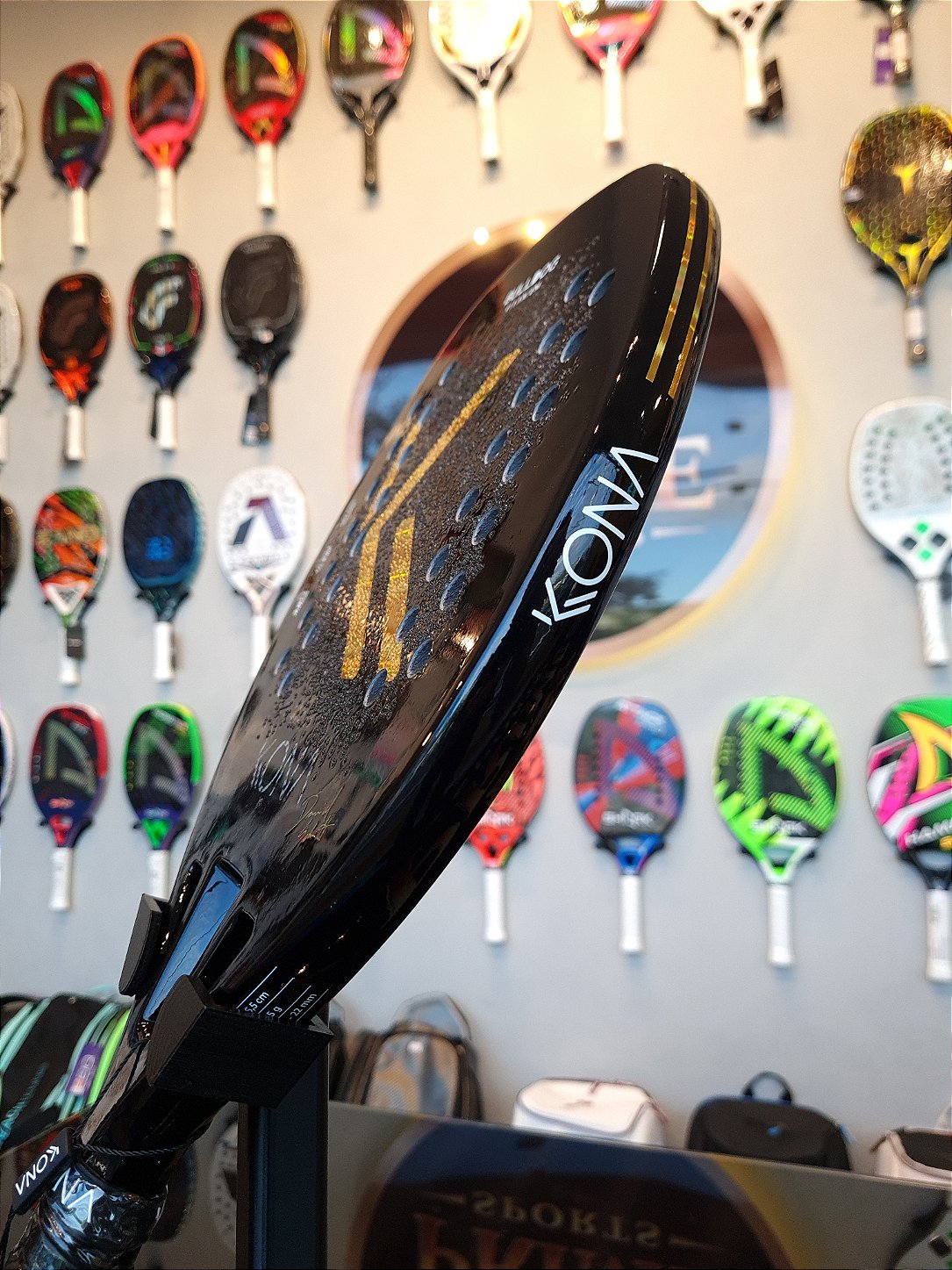 Raquete de Beach Tennis Bulldog Black 2026 - Daniel Schmitt | KONA