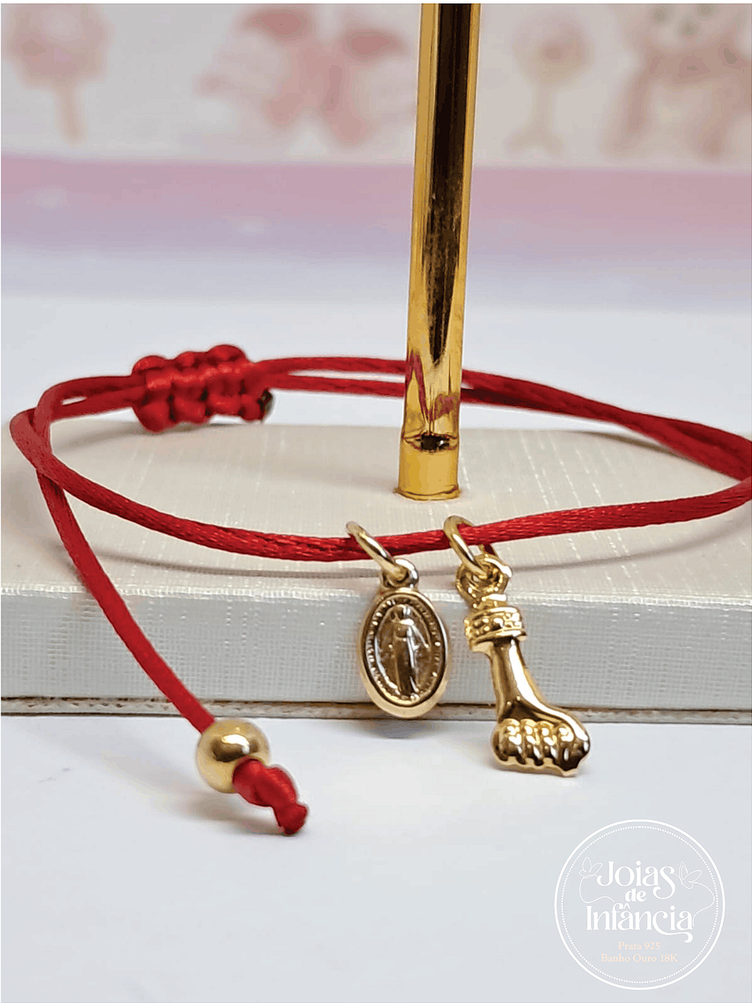 Pulseira vermelha com Figa e N. Sra das Graças com ponteira banhada ouro 18k