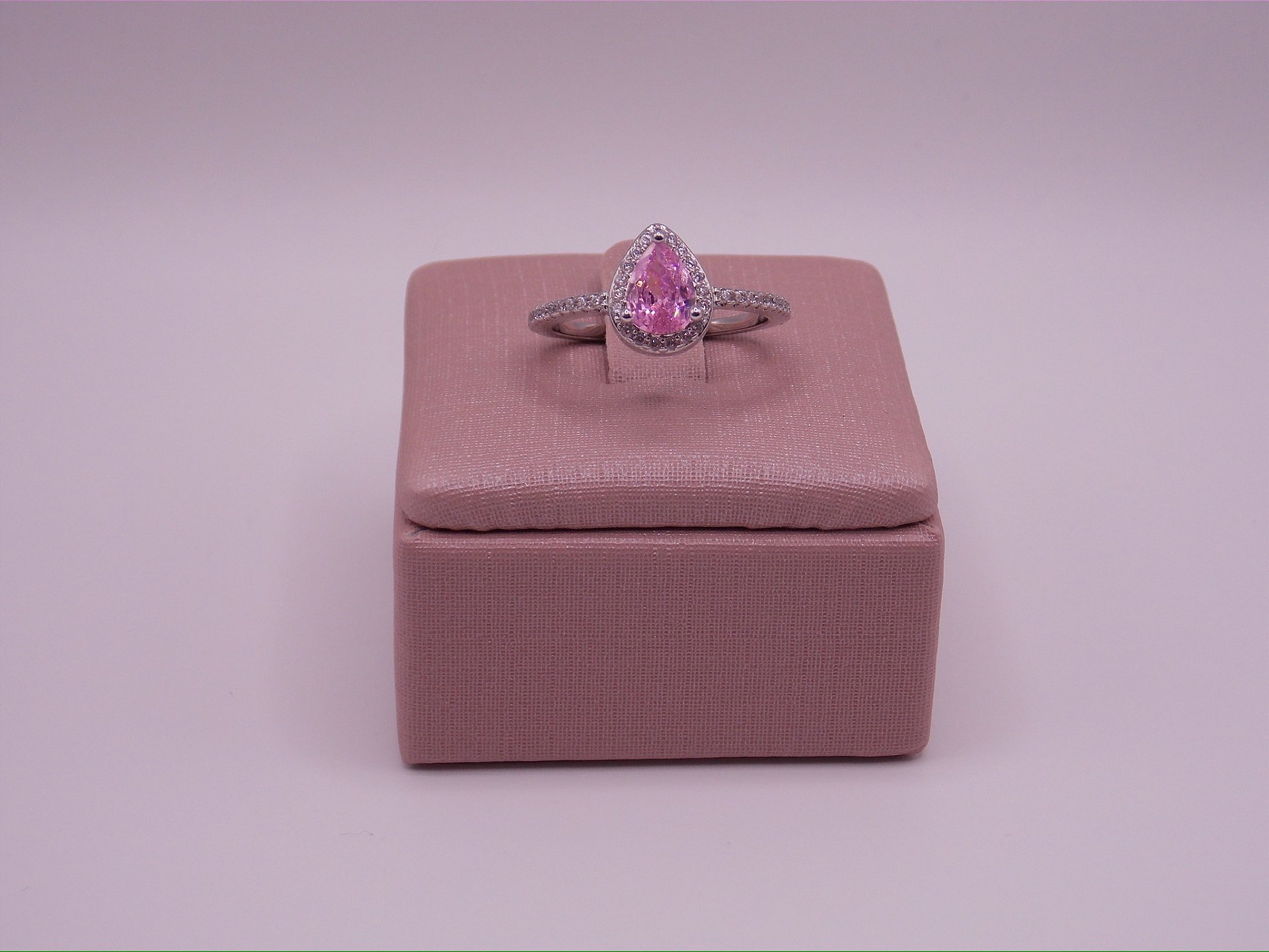 Anel Gota Rosa Zircônia Cristal Banho de Ródio Branco