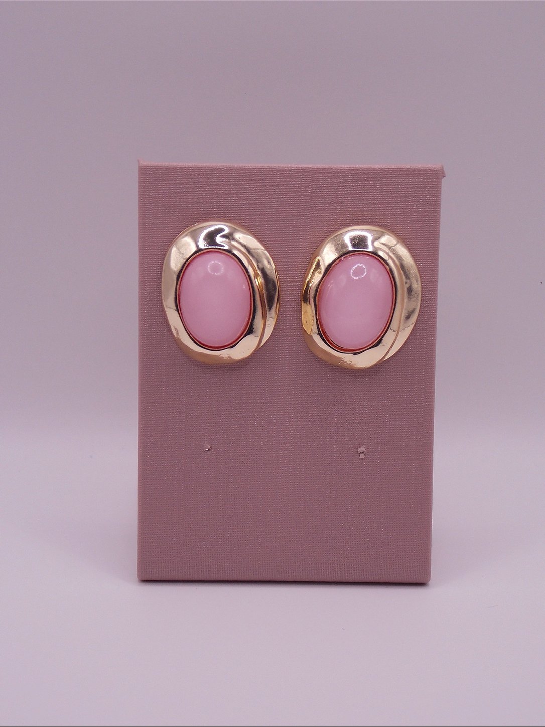 Brinco Botão Oval Banho de Ouro - Rosa