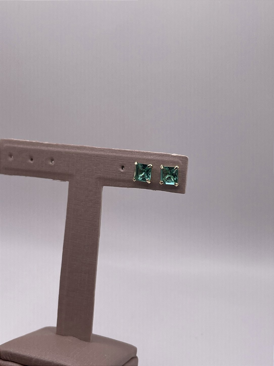 Brinco Quadrado Verde Banho de Ouro