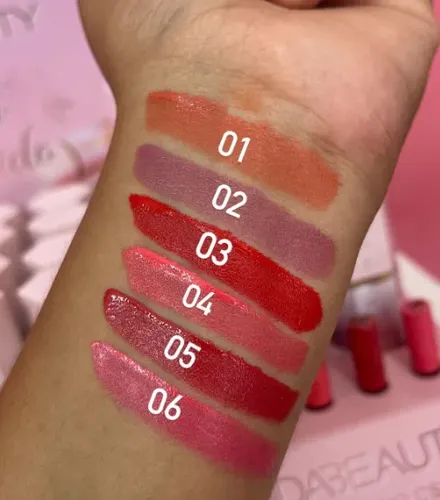 Blush Líquido Hudabeauty (Alta Pigmentação e Efeito Natural)