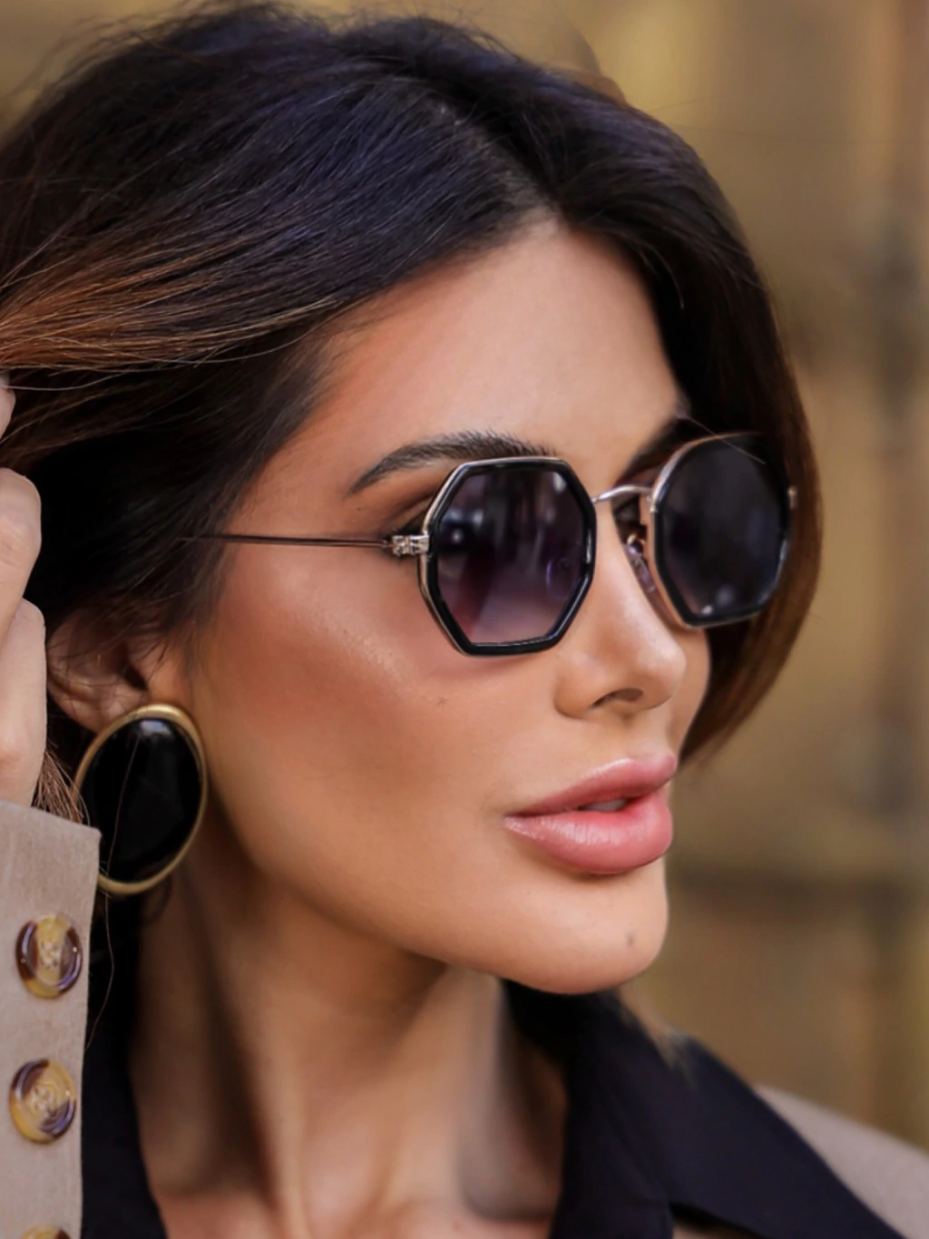 Óculos de sol Influencer octogonal preto degradê com dourado