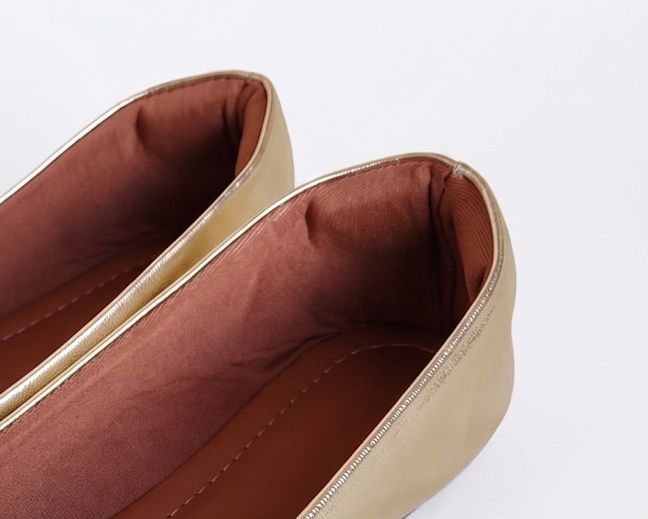 Sapato Mocassim Feminino Dourado Macio Elegante Dia A Dia com Bico Quadrado e Laço Decorativo Conforto Premium